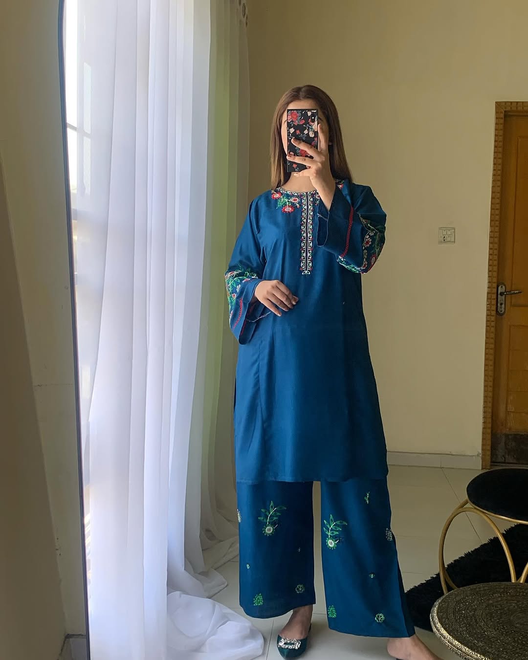 Saniya Emb 2pc