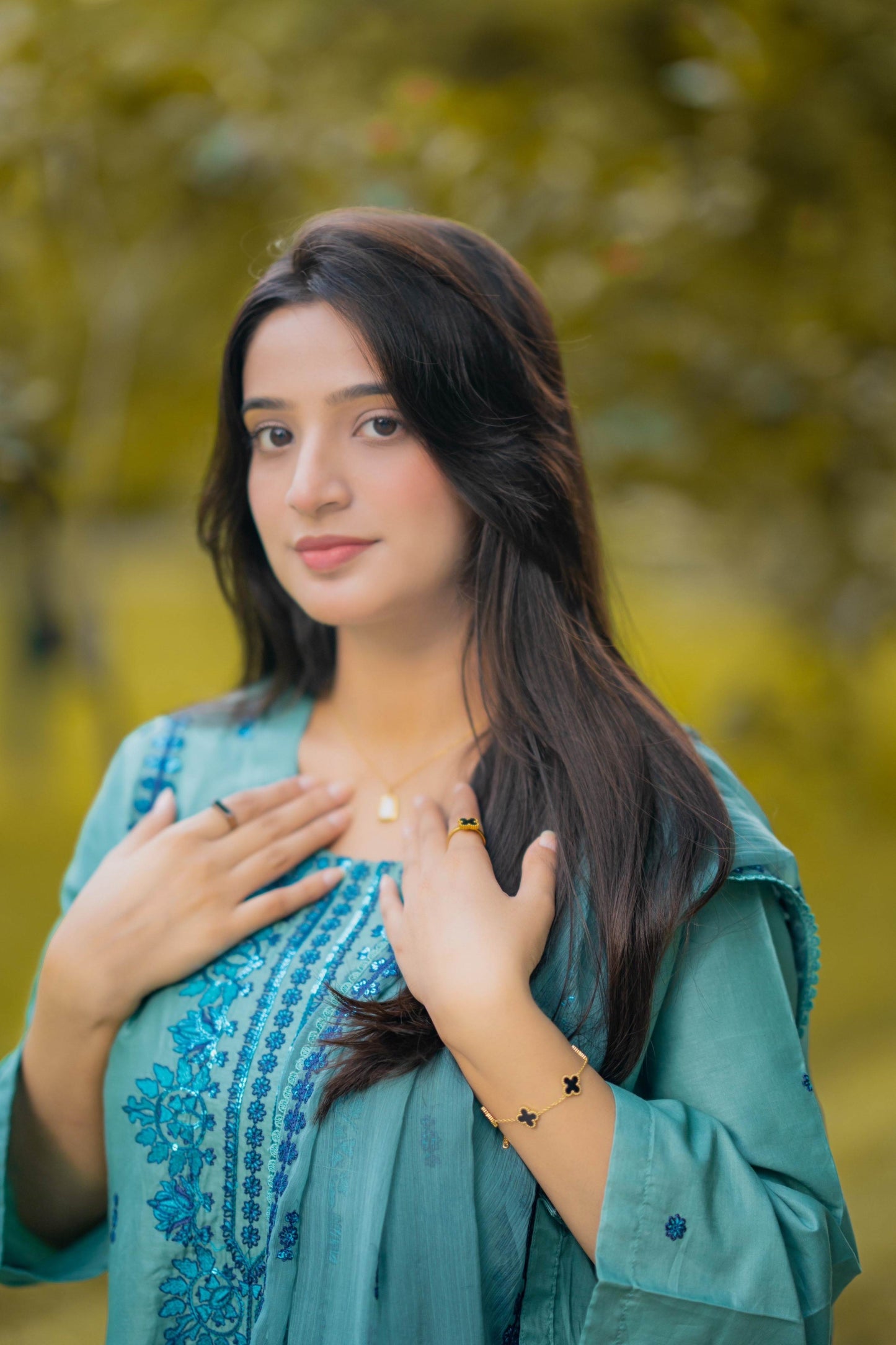 Zeenat Emb 3pc